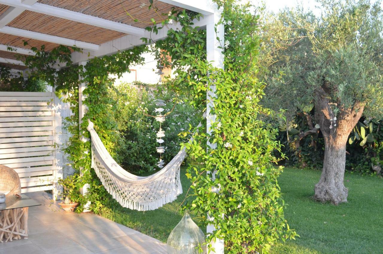 Floripa Surf House Bed & Breakfast Santa Maria Del Focallo Dış mekan fotoğraf